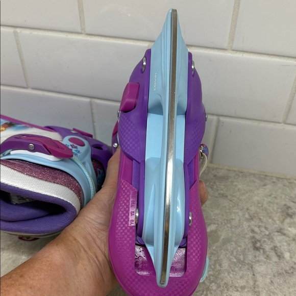 Disney Frozen Adjustable Ice Skates fits sizes Y8, Y9, Y10, Y11. Like New! - Picture 10 of 11